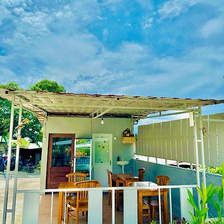 Prasi Sunrise Homestay Toyapakeh ภายนอก รูปภาพ