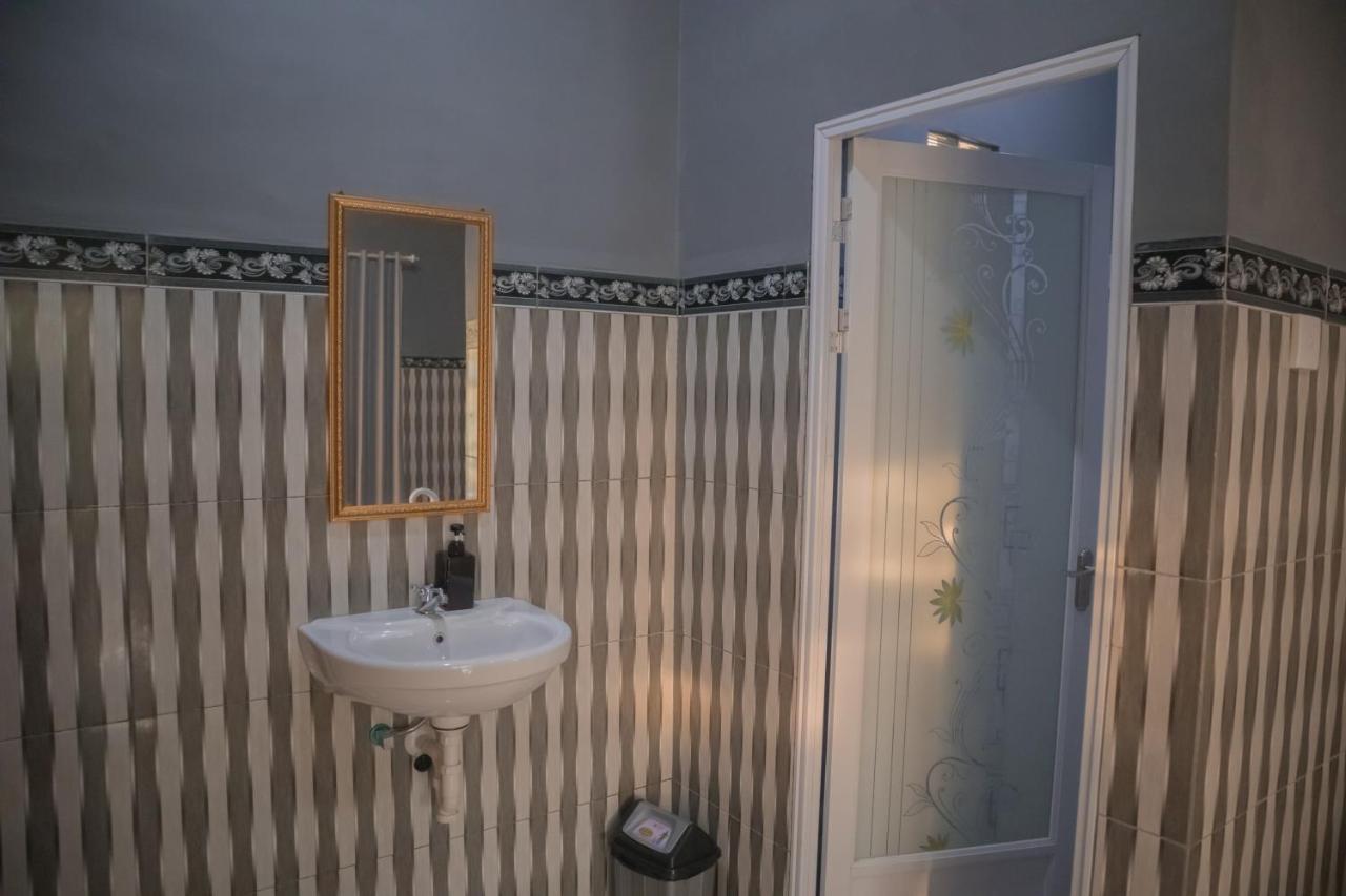 Prasi Sunrise Homestay Toyapakeh ภายนอก รูปภาพ