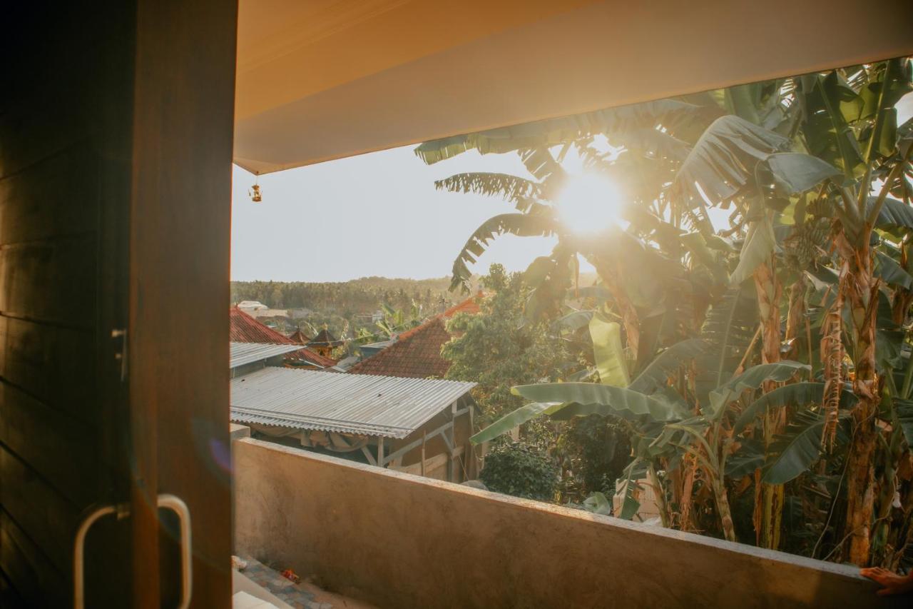 Prasi Sunrise Homestay Toyapakeh ภายนอก รูปภาพ