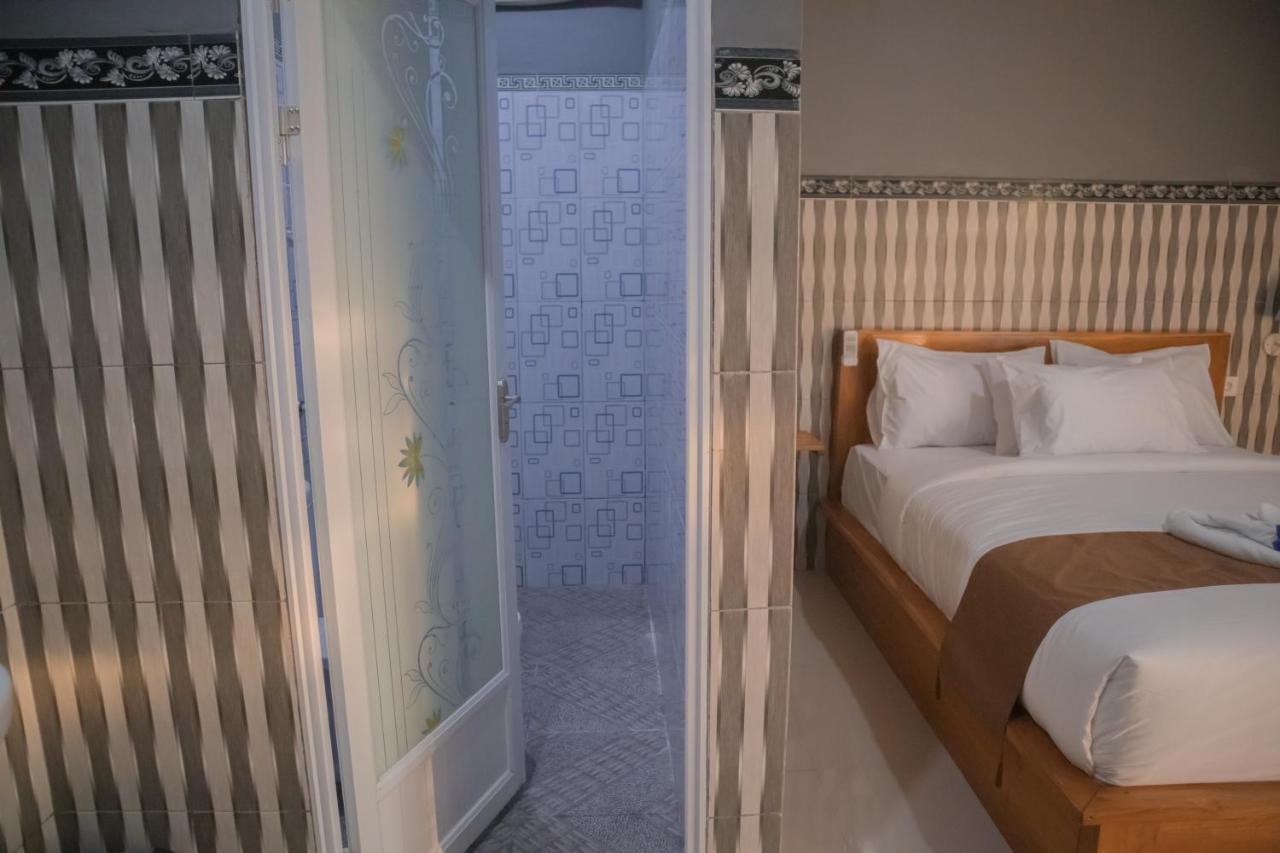 Prasi Sunrise Homestay Toyapakeh ภายนอก รูปภาพ
