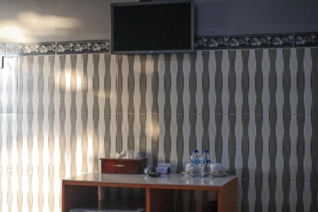 Prasi Sunrise Homestay Toyapakeh ภายนอก รูปภาพ