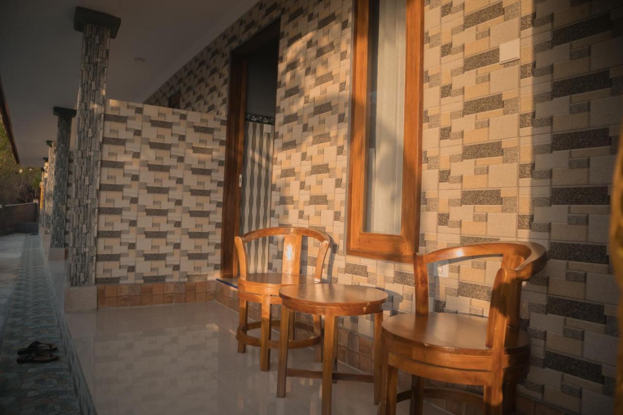 Prasi Sunrise Homestay Toyapakeh ภายนอก รูปภาพ