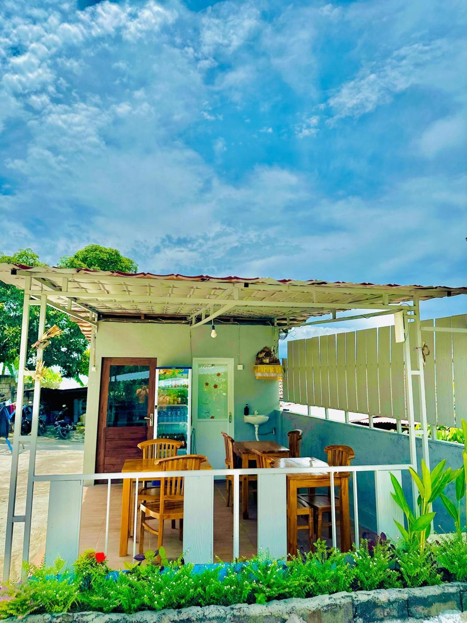Prasi Sunrise Homestay Toyapakeh ภายนอก รูปภาพ